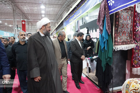 بازدید استاندار همدان از نمایشگاه توانمندی‌های بانوان کارآفرین