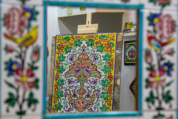 کاشی هفت رنگ، دست آفریده سرزمین پارسی