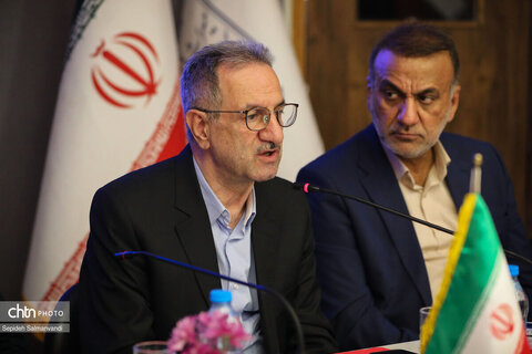 نشست معاون گردشگری و رئیس ستاد اجرایی خدمات سفر کشور با مدیران و انجمن‌های صنفی گردشگری خوزستان