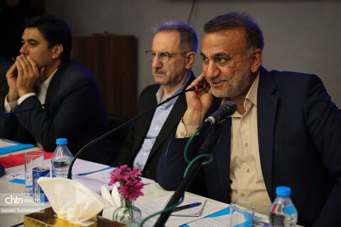 نشست معاون گردشگری و رئیس ستاد اجرایی خدمات سفر کشور با مدیران و انجمن‌های صنفی گردشگری خوزستان