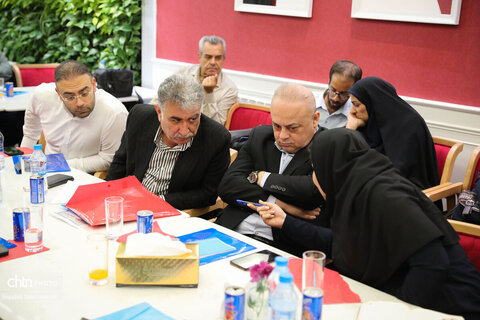 نشست معاون گردشگری و رئیس ستاد اجرایی خدمات سفر کشور با مدیران و انجمن‌های صنفی گردشگری خوزستان