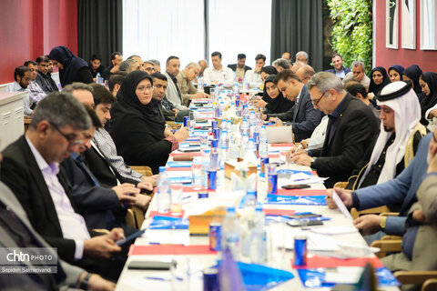 نشست معاون گردشگری و رئیس ستاد اجرایی خدمات سفر کشور با مدیران و انجمن‌های صنفی گردشگری خوزستان