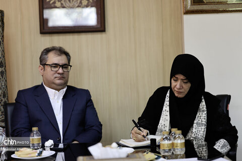 دیدار صمیمانه و بررسی مشکلات معاونت صنایع دستی استان اصفهان در سفر مریم جلالی به این شهر