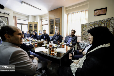 دیدار صمیمانه و بررسی مشکلات معاونت صنایع دستی استان اصفهان در سفر مریم جلالی به این شهر