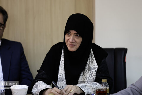 دیدار صمیمانه و بررسی مشکلات معاونت صنایع دستی استان اصفهان در سفر مریم جلالی به این شهر