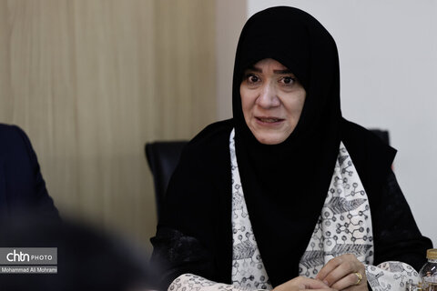 دیدار صمیمانه و بررسی مشکلات معاونت صنایع دستی استان اصفهان در سفر مریم جلالی به این شهر