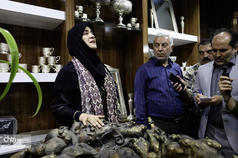 دیدار با هنرمندان قلمزن اصفهان در سفر مهاون صنایع دستی کشور