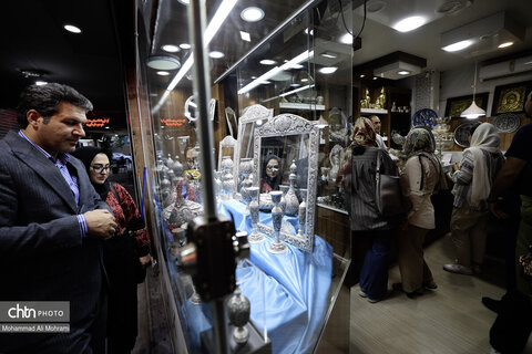 دیدار با هنرمندان قلمزن اصفهان در سفر مهاون صنایع دستی کشور