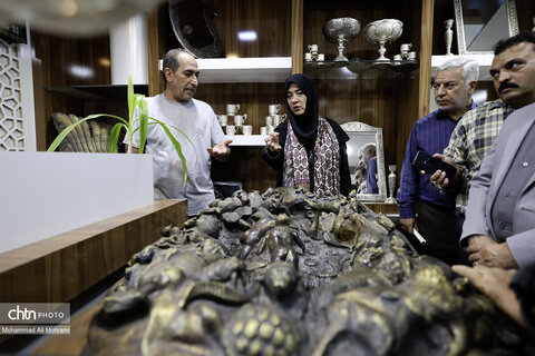 دیدار با هنرمندان قلمزن اصفهان در سفر مهاون صنایع دستی کشور