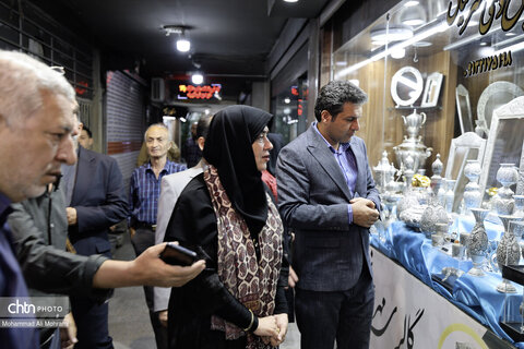 دیدار با هنرمندان قلمزن اصفهان در سفر مهاون صنایع دستی کشور