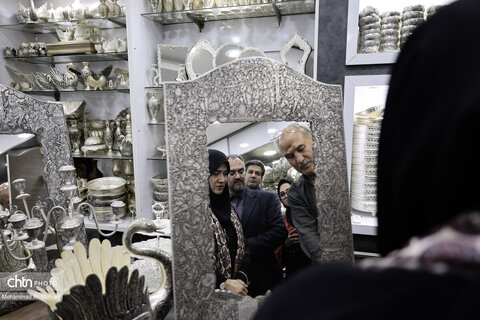 دیدار با هنرمندان قلمزن اصفهان در سفر مهاون صنایع دستی کشور