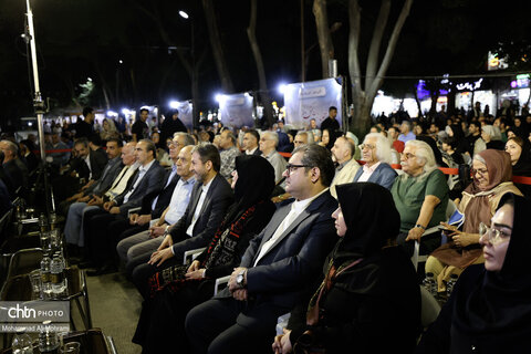 افتتاح گذر صنایع دستی ایران در چهار باغ عباسی با حضور مریم جلالی معاون صنایع دستی کشور