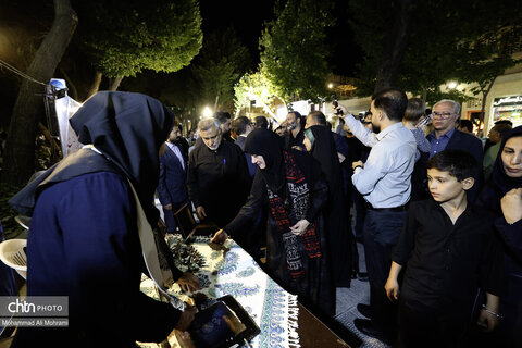 افتتاح گذر صنایع دستی ایران در چهار باغ عباسی با حضور مریم جلالی معاون صنایع دستی کشور