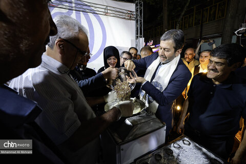 افتتاح گذر صنایع دستی ایران در چهار باغ عباسی با حضور مریم جلالی معاون صنایع دستی کشور
