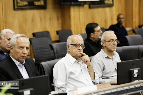 نشست تخصصی بررسی موانع تولید و صادرات صنایع دستی در استانداری اصفهان