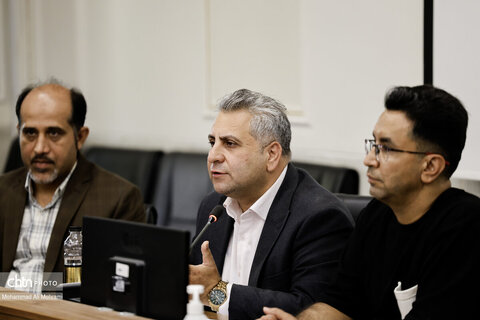 نشست تخصصی بررسی موانع تولید و صادرات صنایع دستی در استانداری اصفهان