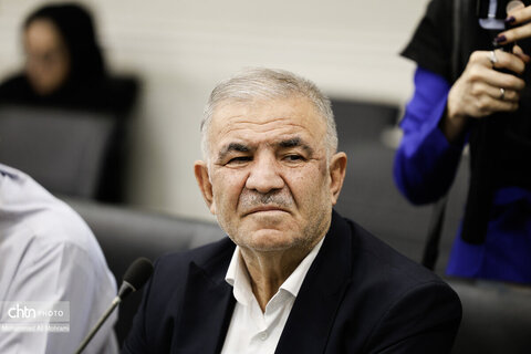 نشست تخصصی بررسی موانع تولید و صادرات صنایع دستی در استانداری اصفهان