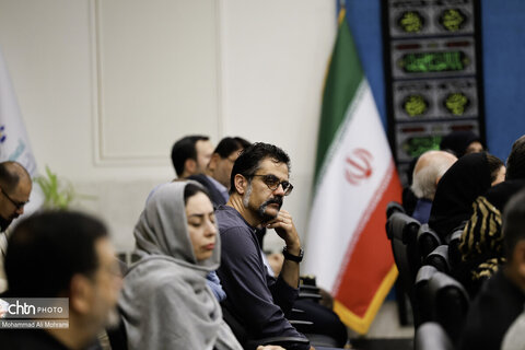 نشست تخصصی بررسی موانع تولید و صادرات صنایع دستی در استانداری اصفهان