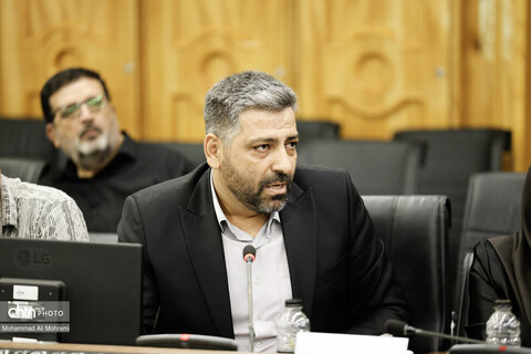 نشست تخصصی بررسی موانع تولید و صادرات صنایع دستی در استانداری اصفهان