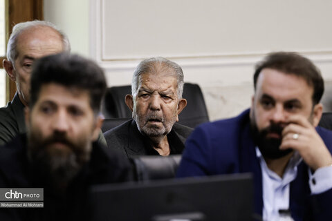 نشست تخصصی بررسی موانع تولید و صادرات صنایع دستی در استانداری اصفهان