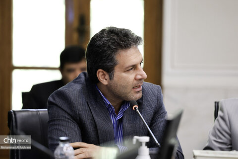 نشست تخصصی بررسی موانع تولید و صادرات صنایع دستی در استانداری اصفهان