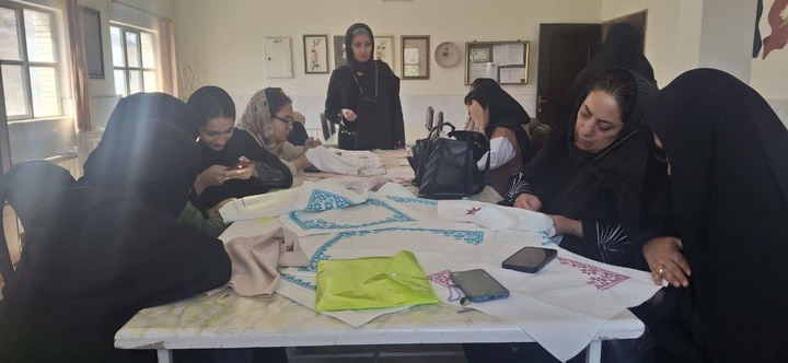 برگزاری دوره آموزشی صنایع‌دستی گراف‌دوزی در مهدی‌شهر