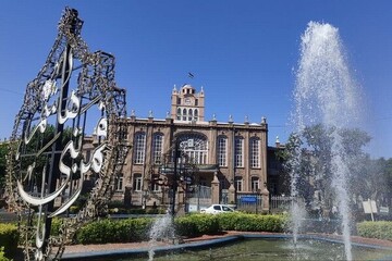 اجرای سرویس و نگهداری مستمر آبنماها در منطقه تاریخی فرهنگی تبریز/ اجرای ۲۵ تن لکه‌گیری آسفالت طی روزهای اخیر، در معابر شهرداری منطقه ۸