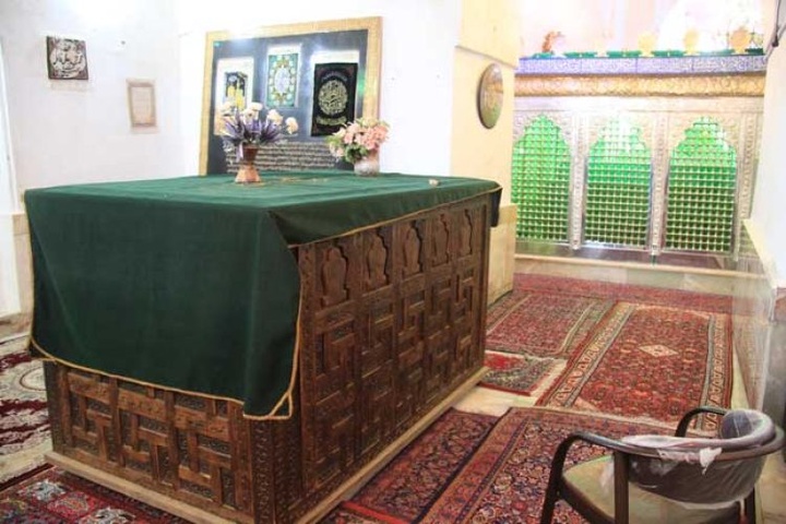 امامزادگان هفتاد و دو تن ساروق: نماد ایمان و فرهنگ در دل استان مرکزی