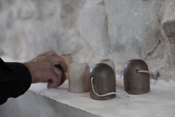 مراسم آیینی سنگ زنی روستای درخش درمیان