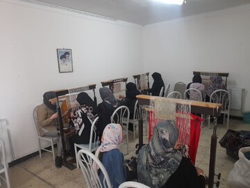 برگزاری دوره آموزشی گلیم‌بافی در شهرستان خدابنده