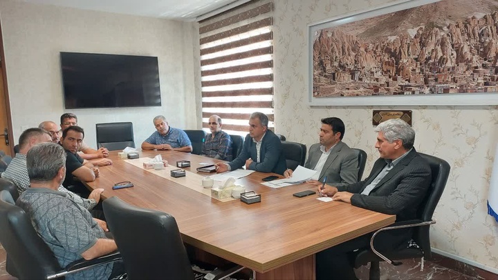 انتقال صنعت باتیک اسکو به شهرک صنعتی نیرومند بررسی شد