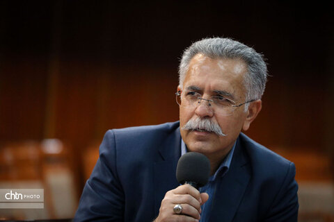 نشست هم‌اندیشی مدیرکل میراث‌فرهنگی، گردشگری و صنایع‌دستی خوزستان با اعضای جامعه حرفه‌ای هتل‌داران و تأسیسات گردشگری استان