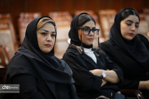 نشست هم‌اندیشی مدیرکل میراث‌فرهنگی، گردشگری و صنایع‌دستی خوزستان با اعضای جامعه حرفه‌ای هتل‌داران و تأسیسات گردشگری استان