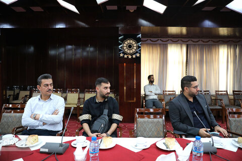 نشست هم‌اندیشی مدیرکل میراث‌فرهنگی، گردشگری و صنایع‌دستی خوزستان با اعضای جامعه حرفه‌ای هتل‌داران و تأسیسات گردشگری استان