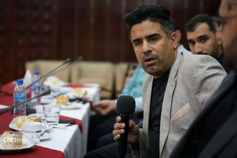 نشست هم‌اندیشی مدیرکل میراث‌فرهنگی، گردشگری و صنایع‌دستی خوزستان با اعضای جامعه حرفه‌ای هتل‌داران و تأسیسات گردشگری استان