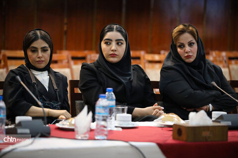 نشست هم‌اندیشی مدیرکل میراث‌فرهنگی، گردشگری و صنایع‌دستی خوزستان با اعضای جامعه حرفه‌ای هتل‌داران و تأسیسات گردشگری استان