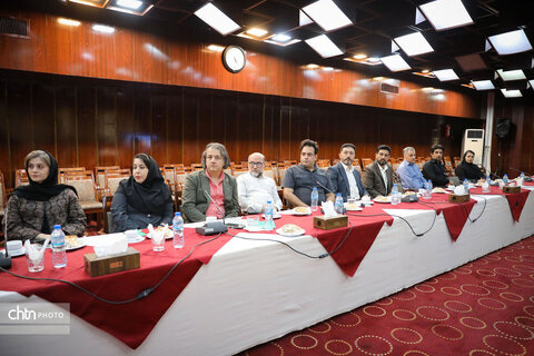 نشست هم‌اندیشی مدیرکل میراث‌فرهنگی، گردشگری و صنایع‌دستی خوزستان با اعضای جامعه حرفه‌ای هتل‌داران و تأسیسات گردشگری استان