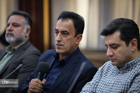 نشست هم‌اندیشی مدیرکل میراث‌فرهنگی، گردشگری و صنایع‌دستی خوزستان با اعضای جامعه حرفه‌ای هتل‌داران و تأسیسات گردشگری استان