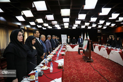 نشست هم‌اندیشی مدیرکل میراث‌فرهنگی، گردشگری و صنایع‌دستی خوزستان با اعضای جامعه حرفه‌ای هتل‌داران و تأسیسات گردشگری استان