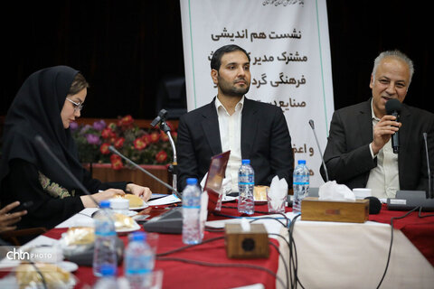 نشست هم‌اندیشی مدیرکل میراث‌فرهنگی، گردشگری و صنایع‌دستی خوزستان با اعضای جامعه حرفه‌ای هتل‌داران و تأسیسات گردشگری استان