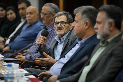 نشست هم‌اندیشی مدیرکل میراث‌فرهنگی، گردشگری و صنایع‌دستی خوزستان با اعضای جامعه حرفه‌ای هتل‌داران و تأسیسات گردشگری استان