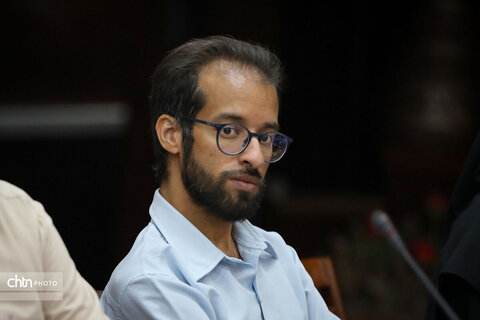 نشست هم‌اندیشی مدیرکل میراث‌فرهنگی، گردشگری و صنایع‌دستی خوزستان با اعضای جامعه حرفه‌ای هتل‌داران و تأسیسات گردشگری استان