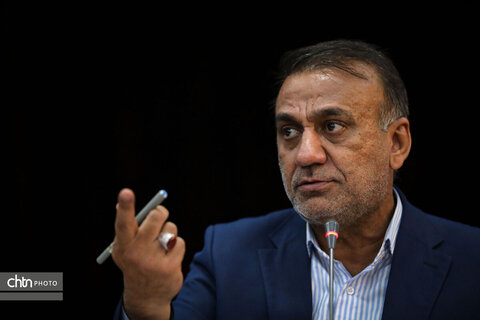 نشست هم‌اندیشی مدیرکل میراث‌فرهنگی، گردشگری و صنایع‌دستی خوزستان با اعضای جامعه حرفه‌ای هتل‌داران و تأسیسات گردشگری استان