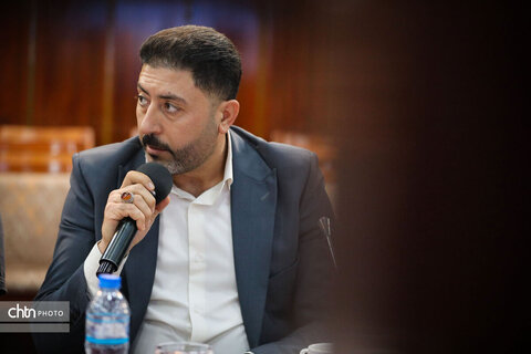 نشست هم‌اندیشی مدیرکل میراث‌فرهنگی، گردشگری و صنایع‌دستی خوزستان با اعضای جامعه حرفه‌ای هتل‌داران و تأسیسات گردشگری استان