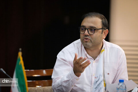 نشست هم‌اندیشی مدیرکل میراث‌فرهنگی، گردشگری و صنایع‌دستی خوزستان با اعضای جامعه حرفه‌ای هتل‌داران و تأسیسات گردشگری استان