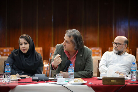 نشست هم‌اندیشی مدیرکل میراث‌فرهنگی، گردشگری و صنایع‌دستی خوزستان با اعضای جامعه حرفه‌ای هتل‌داران و تأسیسات گردشگری استان