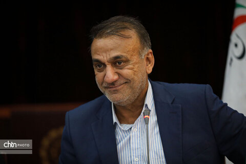 نشست هم‌اندیشی مدیرکل میراث‌فرهنگی، گردشگری و صنایع‌دستی خوزستان با اعضای جامعه حرفه‌ای هتل‌داران و تأسیسات گردشگری استان