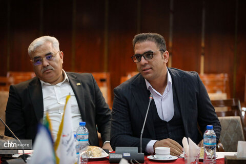 نشست هم‌اندیشی مدیرکل میراث‌فرهنگی، گردشگری و صنایع‌دستی خوزستان با اعضای جامعه حرفه‌ای هتل‌داران و تأسیسات گردشگری استان