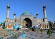 خدمات متنوع موکب اربعین در حرم مطهر امامزاده جمال‌الدین(ع) قم به زائران