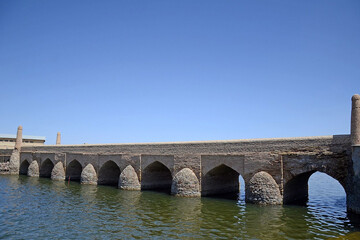 آغاز مرحله جدید مرمت مسجد جامع و پل تاریخی ورزنه